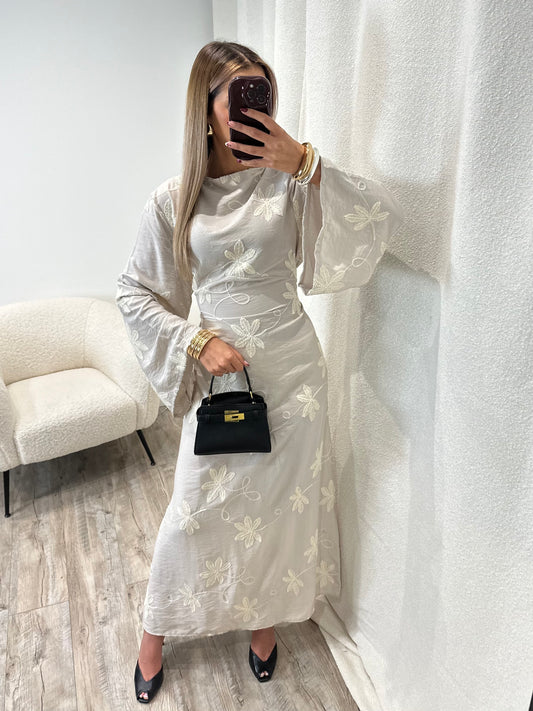 Robe LAYA